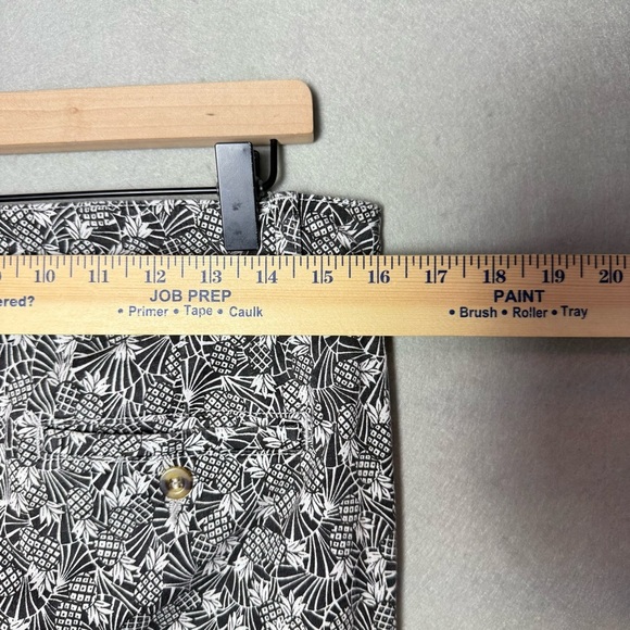 By Anthropologie Women’s Bowery Ankle Crop Pants Black White Pineapple Print 10R - Picture 9 of 11